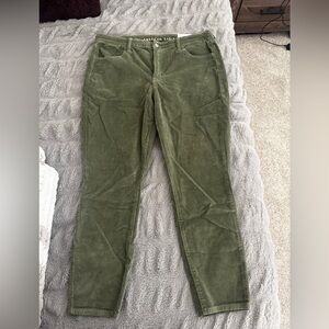 American Eagle Outfitters Olive Green Women’s Corduroy Jeans- New with tags
